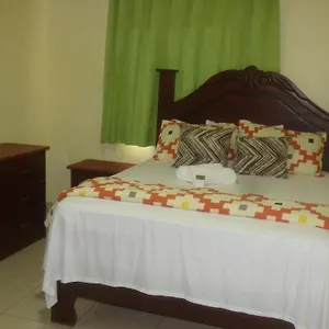 Enrique I Gazcue Hostal Santo Domingo