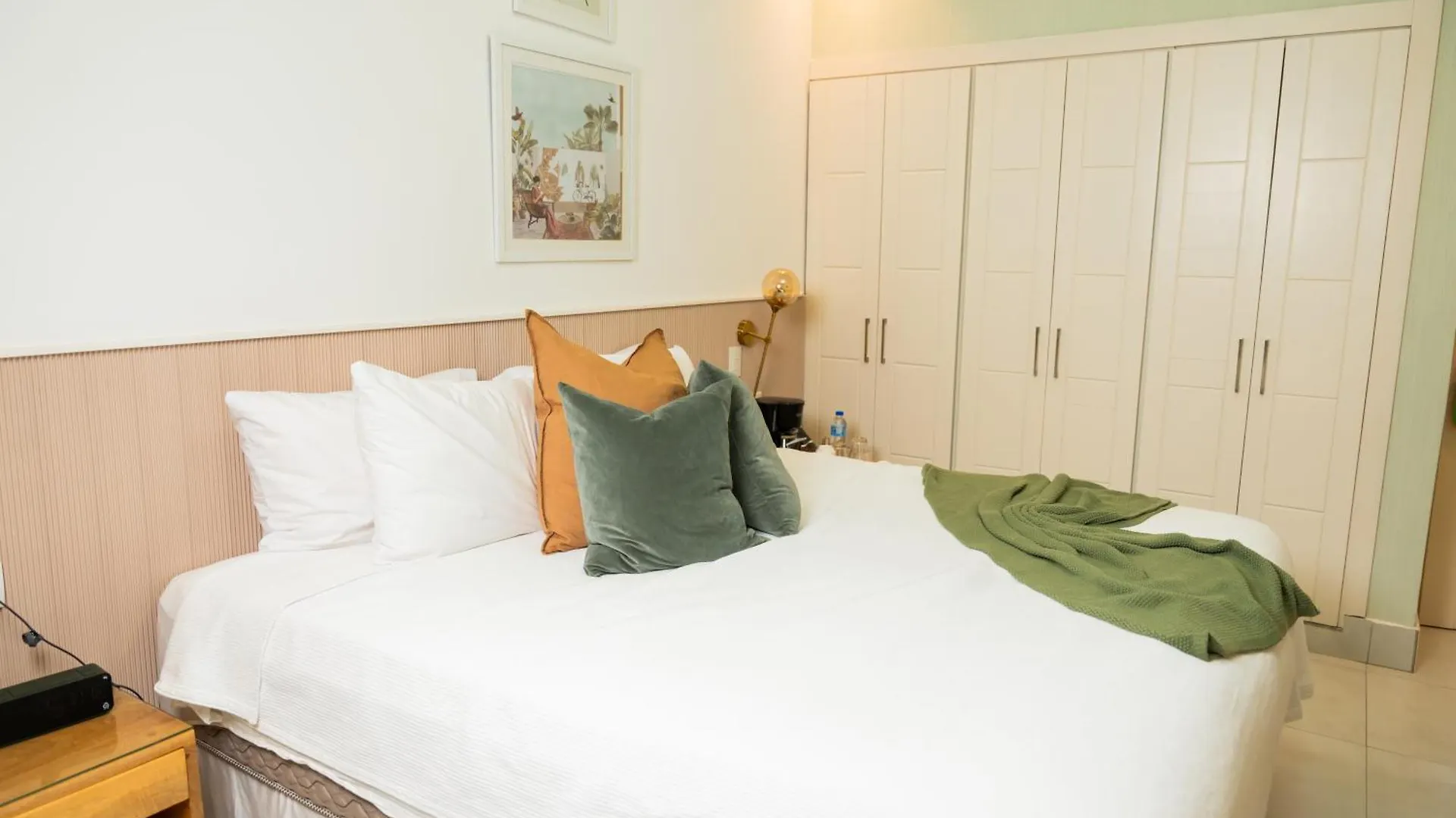 Hotel Stay Here Suites Santo Domingo 3*,