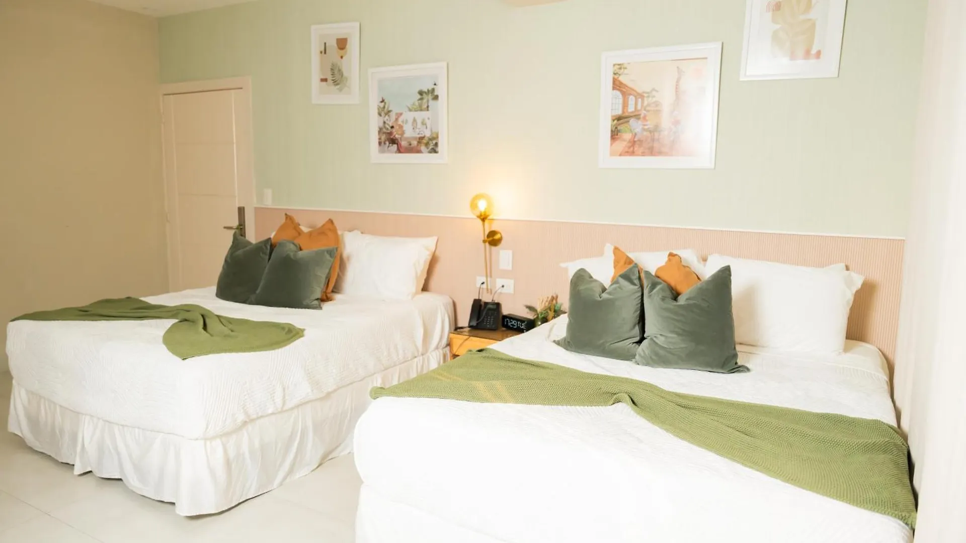 Hotel Stay Here Suites Santo Domingo