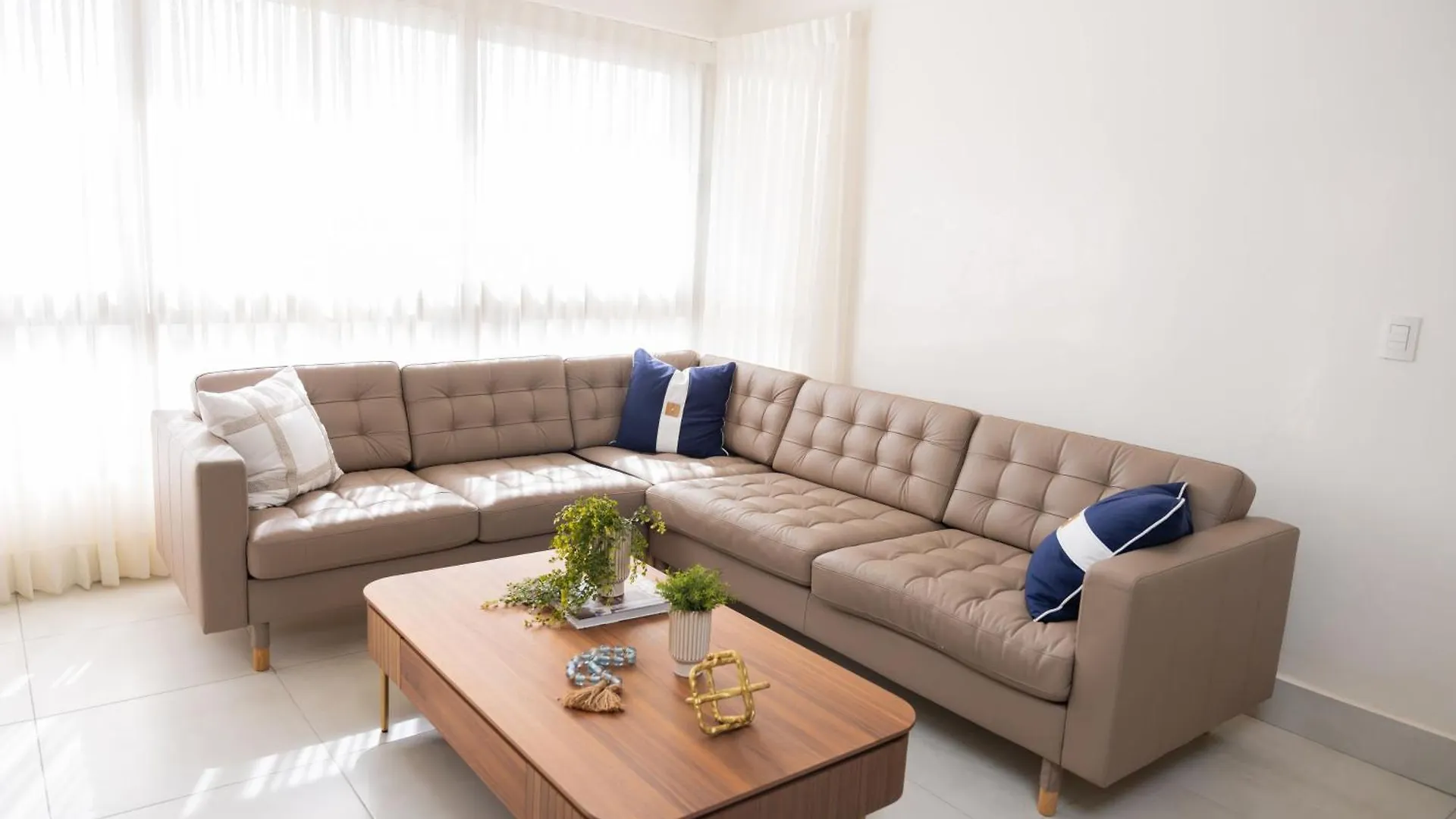 Hotel Stay Here Suites Санто-Доминго 3*,