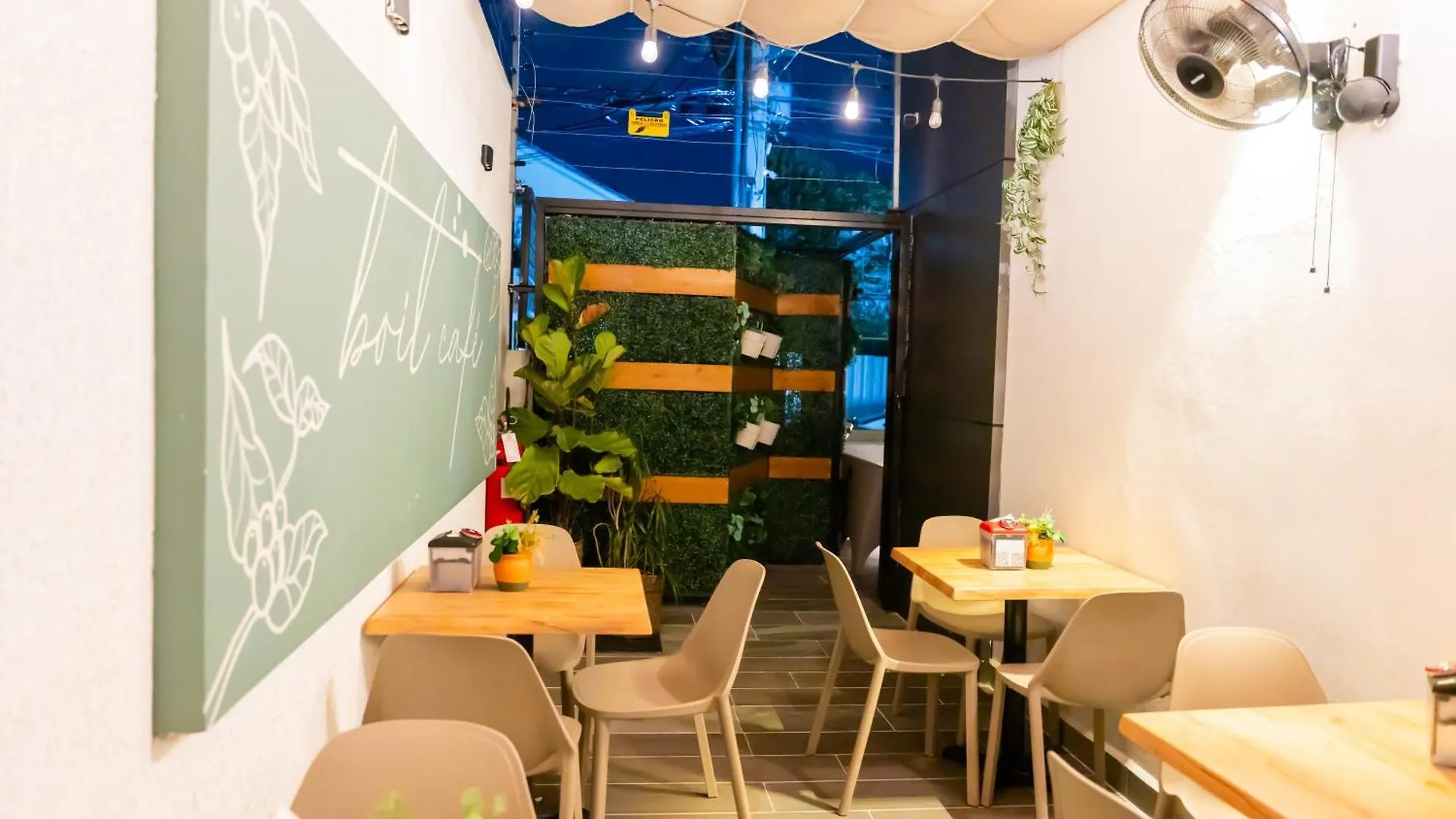 Hotel Stay Here Suites Санто-Доминго